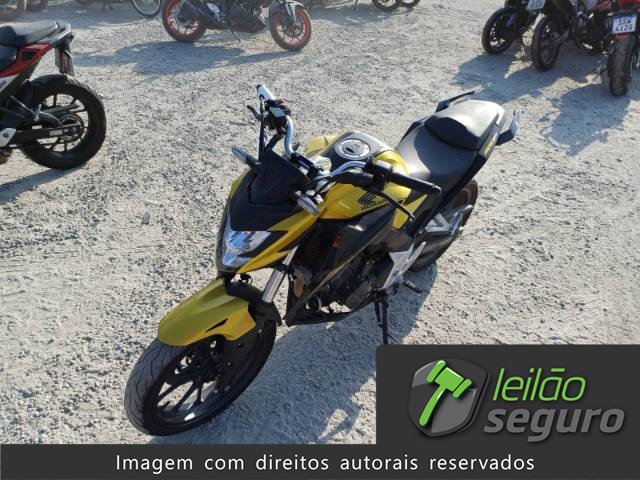 LOTE 018 HONDA CB 300F 2023