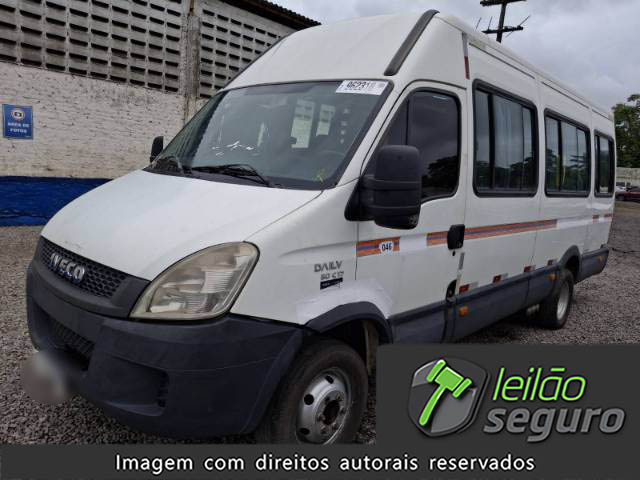 LOTE 032 IVECO DAILY 50C17 MINIBUS 3.0 TURBO 2015/2016
